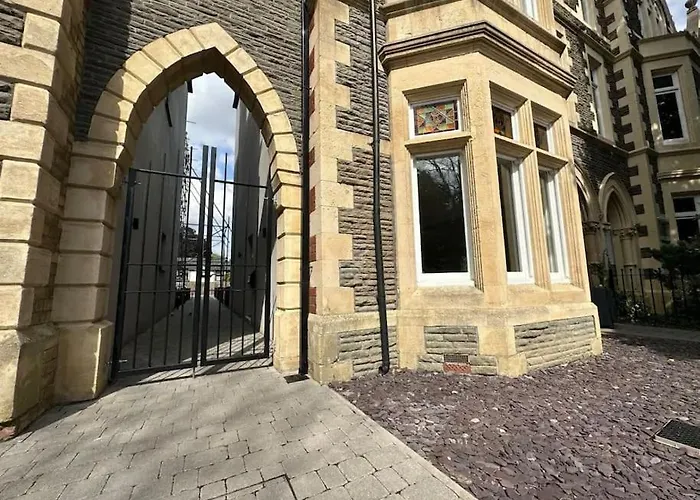 Superior Stay, Sophia Gardens, City Centre And Stadium Sleeps 4