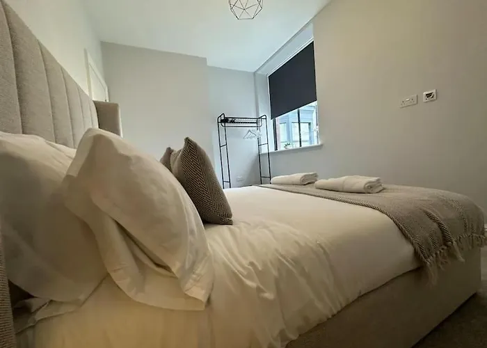 Superior Stay, Sophia Gardens, City Centre And Stadium Sleeps 4