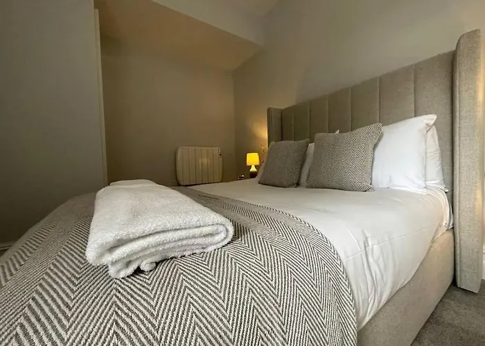 Superior Stay, Sophia Gardens, City Centre And Stadium Sleeps 4